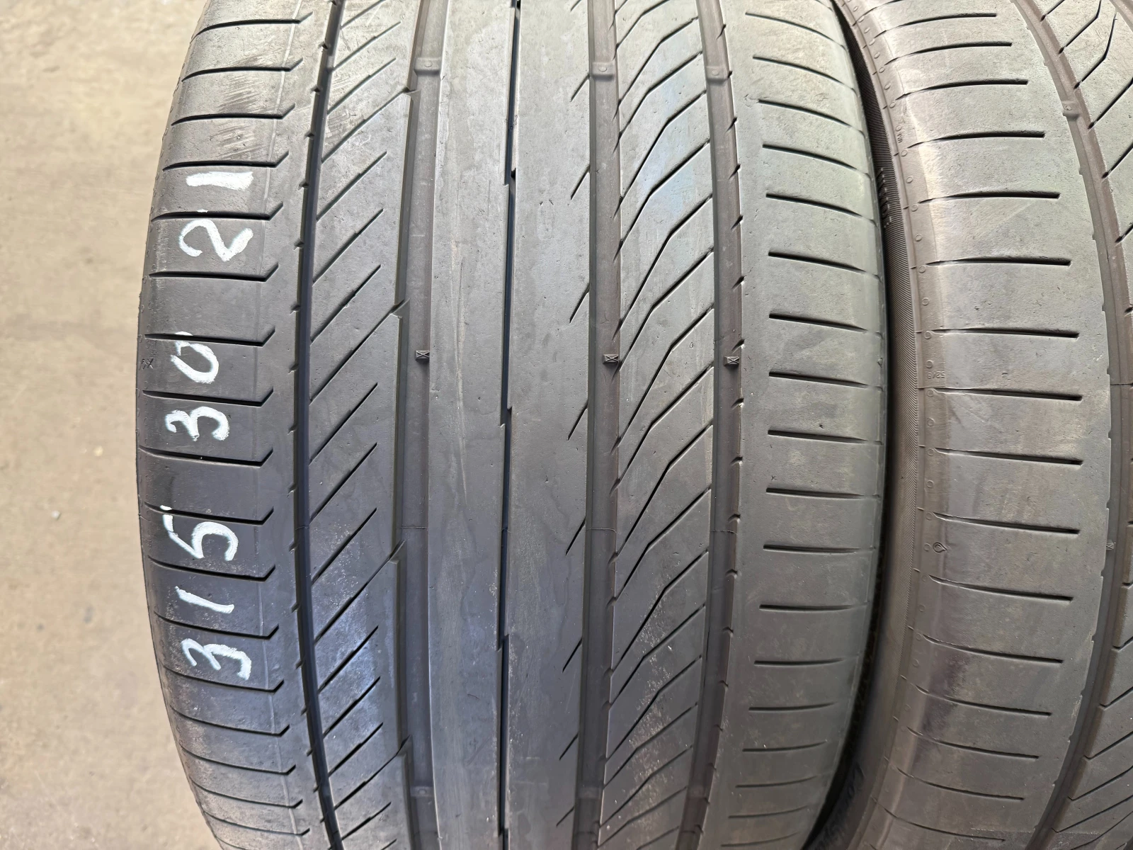 Гуми Летни 315/30R21, снимка 2 - Гуми и джанти - 53784173