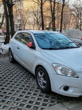 Kia Ceed, снимка 3 - Автомобили и джипове - 44657601