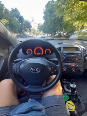 Kia Ceed, снимка 7 - Автомобили и джипове - 44657601