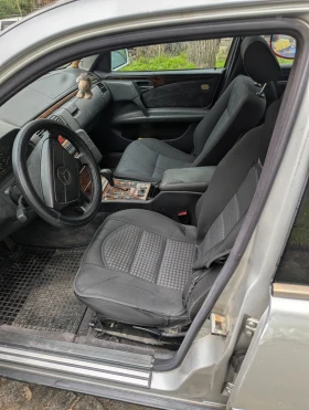 Mercedes-Benz E 300 - 1700 € / 3324.91 лв. - 37708985 3
