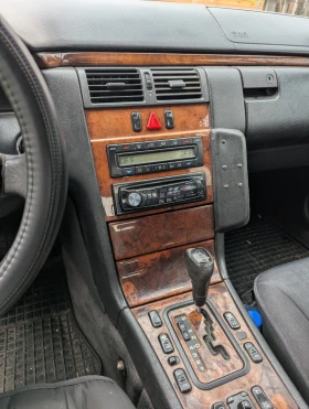 Mercedes-Benz E 300 - 1700 € / 3324.91 лв. - 37708985 8