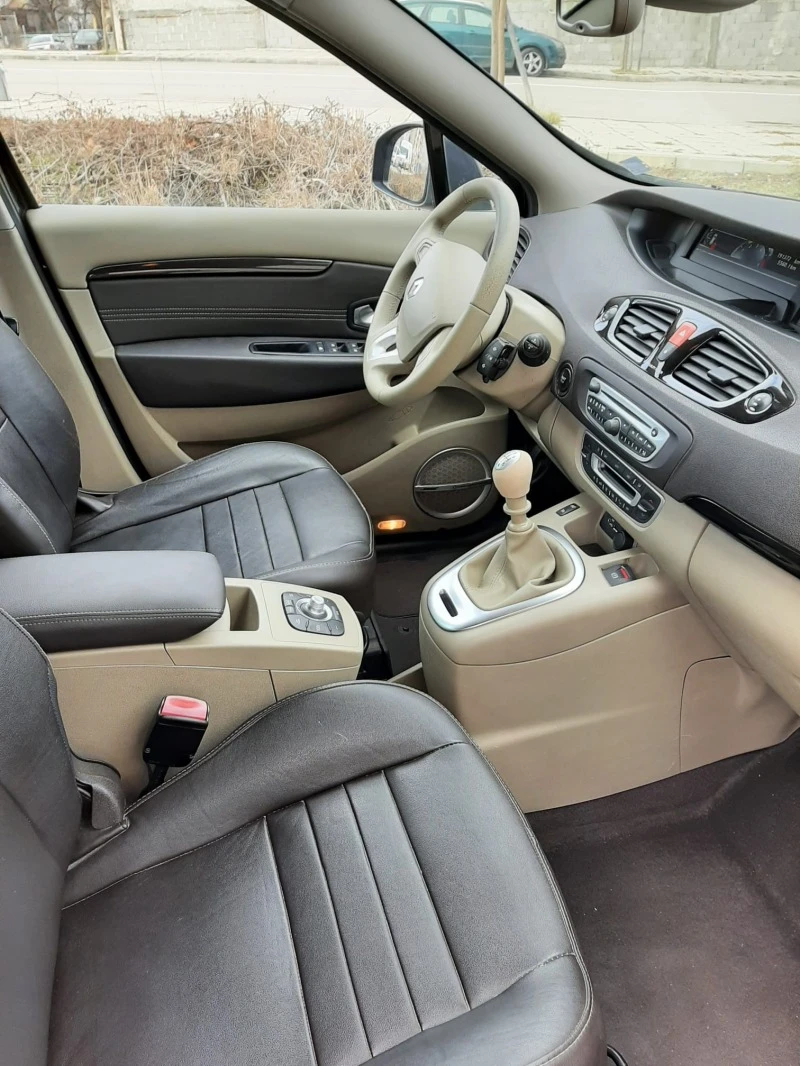 Renault Scenic 1.9 dCI, снимка 11 - Автомобили и джипове - 39687929