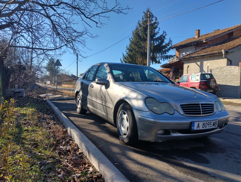 Mercedes-Benz C 200, снимка 17 - Автомобили и джипове - 48727684