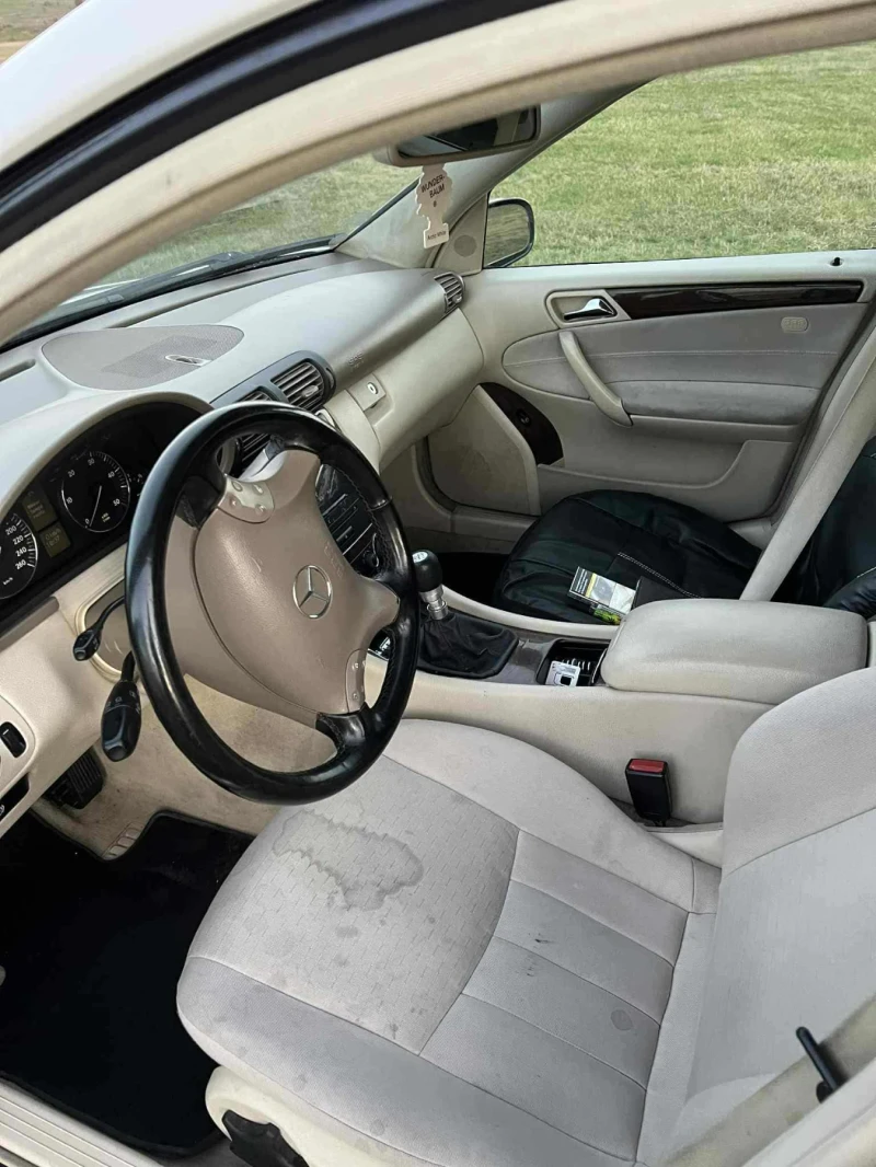 Mercedes-Benz C 220, снимка 7 - Автомобили и джипове - 52485447