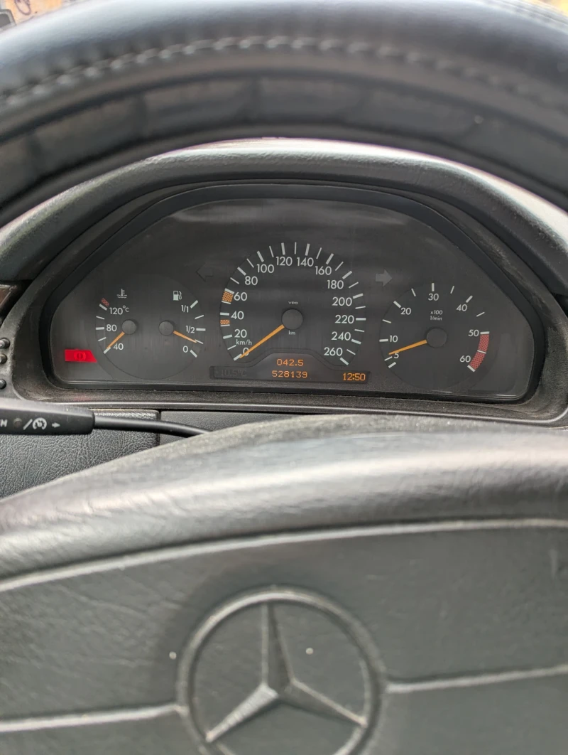 Mercedes-Benz E 300, снимка 5 - Автомобили и джипове - 53020184