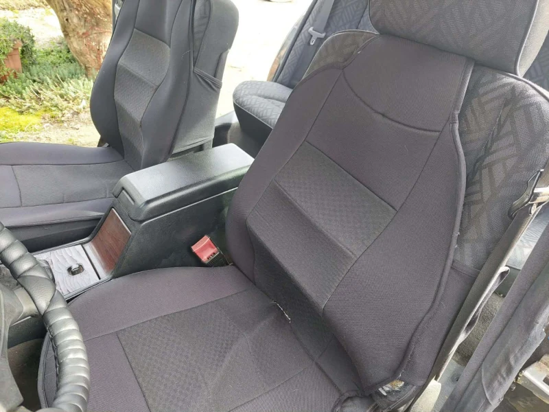 Mercedes-Benz C 220, снимка 4 - Автомобили и джипове - 53480777