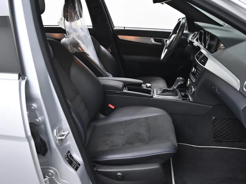 Mercedes-Benz C 220 2.2, снимка 10 - Автомобили и джипове - 54278130