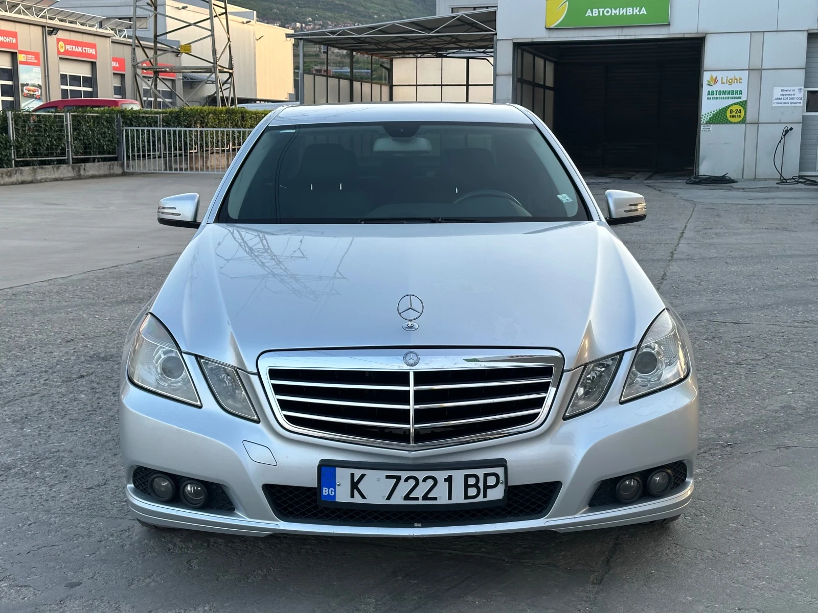 Mercedes-Benz E 220  - изображение 8