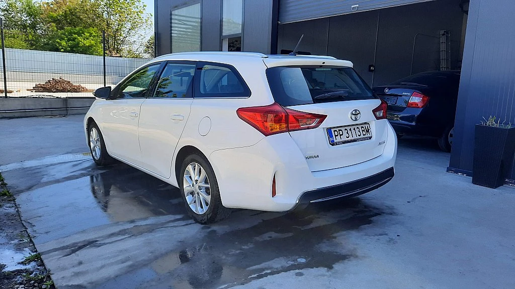 Toyota Auris 1.6 HDi - изображение 4