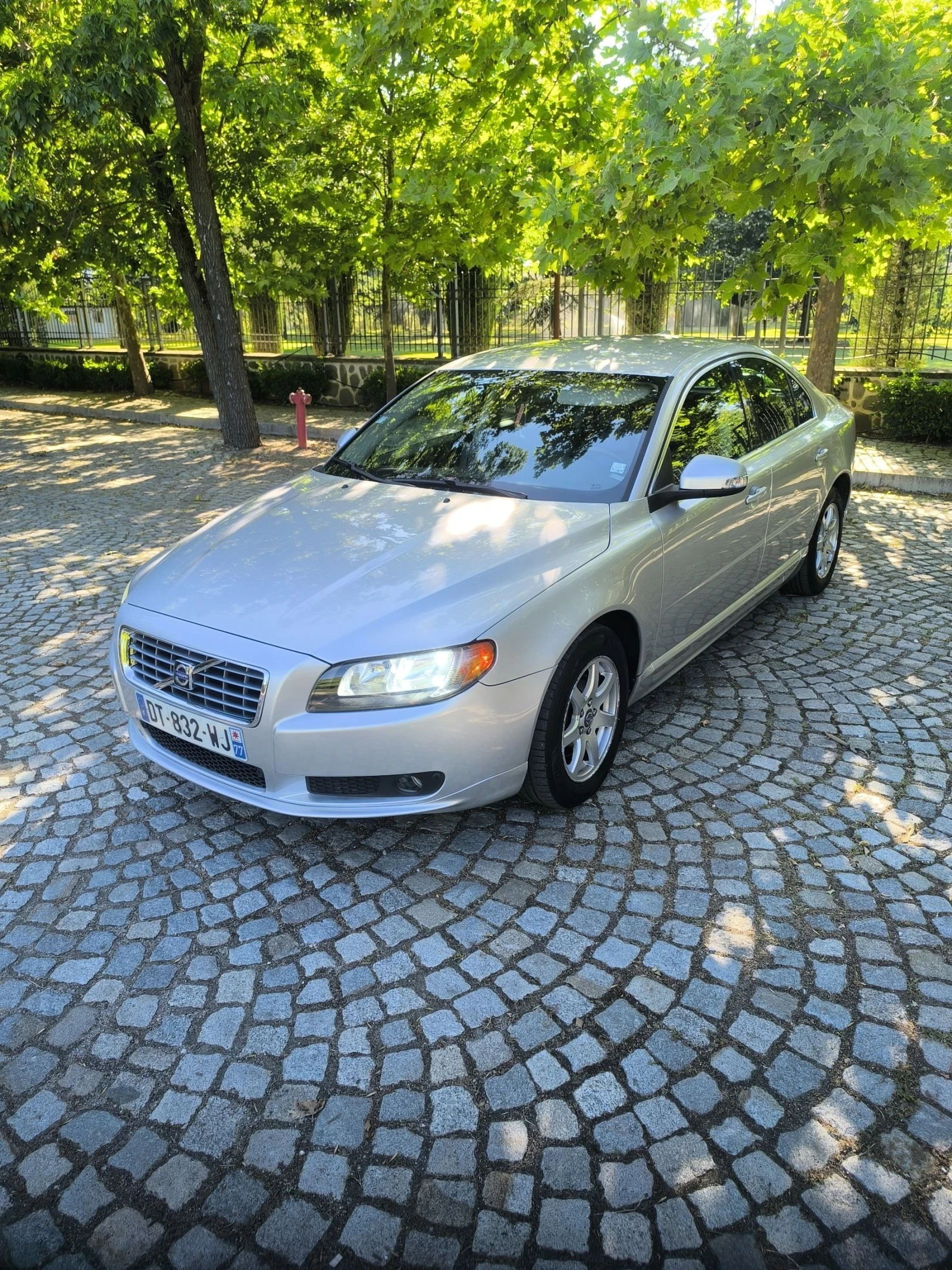 Volvo S80 2.4 D5 - изображение 3
