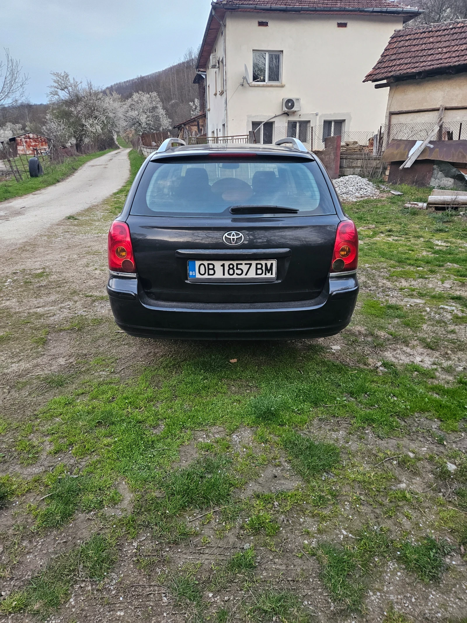 Toyota Avensis, снимка 4 - Автомобили и джипове - 54198694