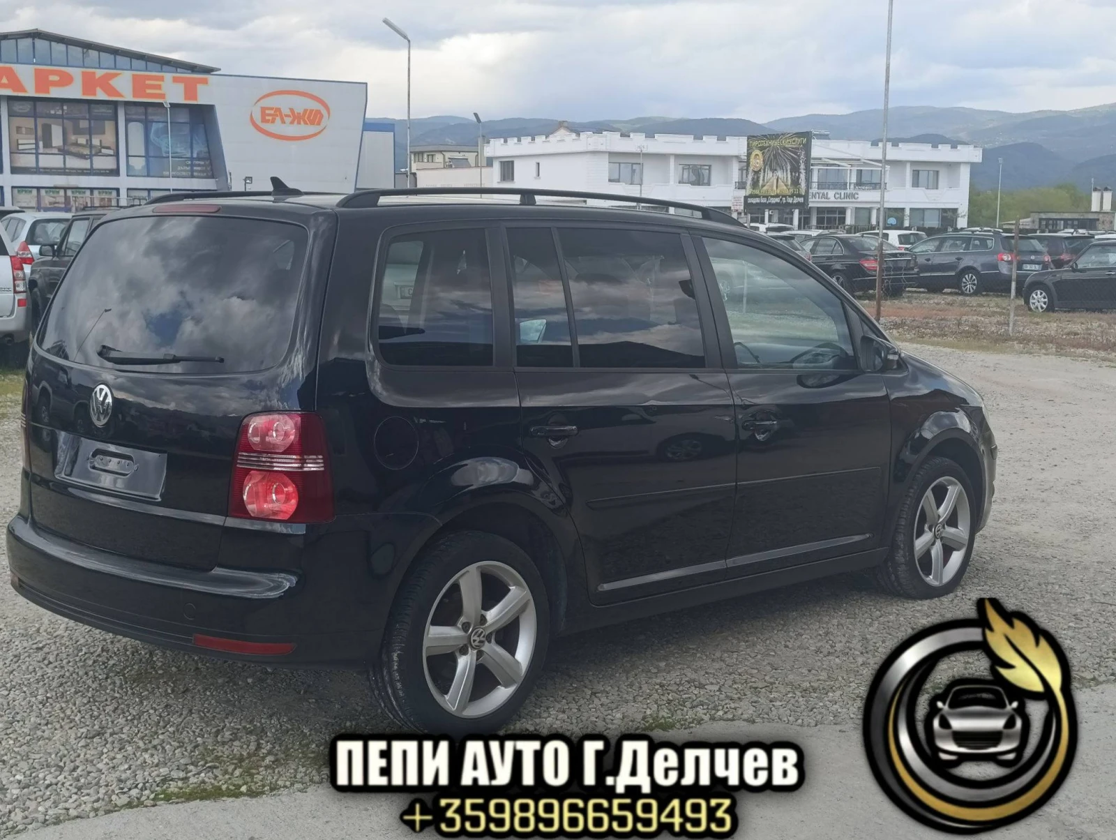 VW Touran 2.0 TDI , снимка 4 - Автомобили и джипове - 54340023