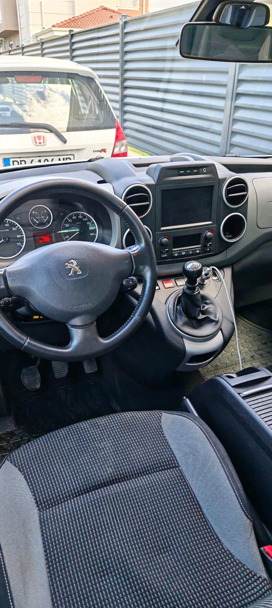 Peugeot Partner Teepe, снимка 13 - Автомобили и джипове - 54411047