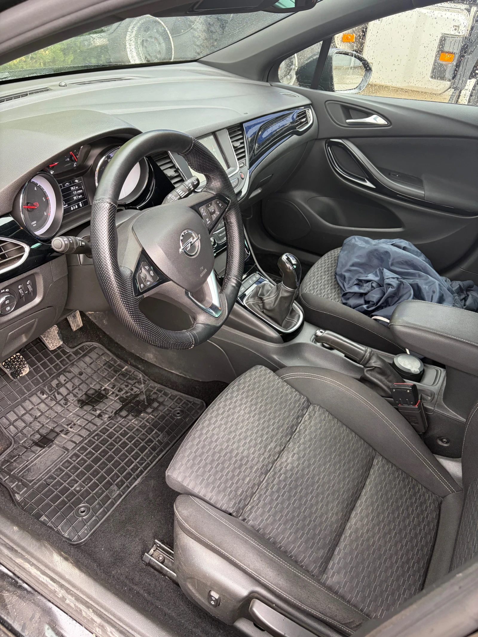 Opel Astra 1.6 CDTI, снимка 6 - Автомобили и джипове - 54477022