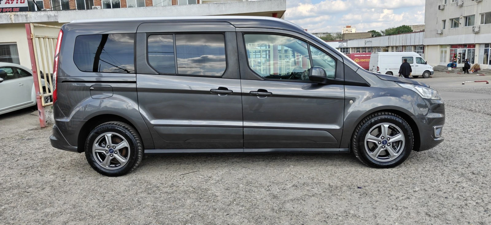 Ford Tourneo Connect DMaxi7mTitanium, снимка 8 - Автомобили и джипове - 54511600