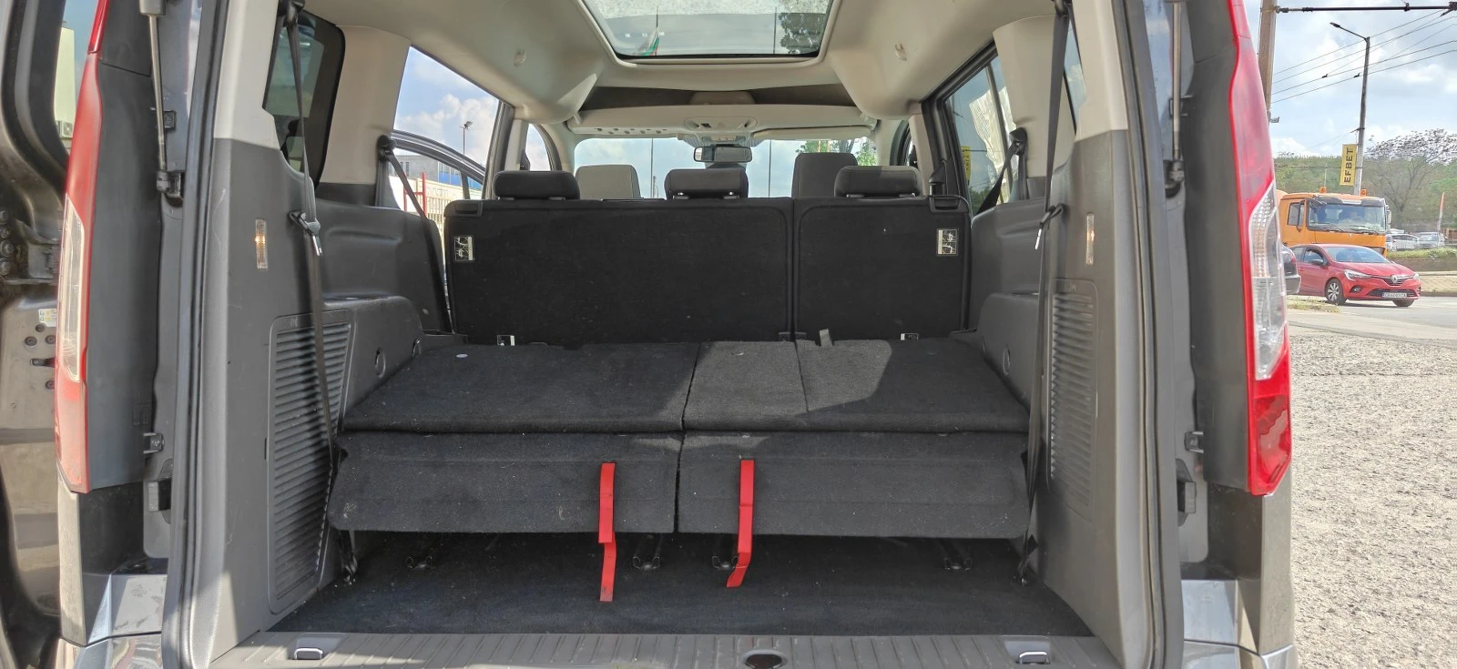 Ford Tourneo Connect DMaxi7mTitanium, снимка 14 - Автомобили и джипове - 54511600