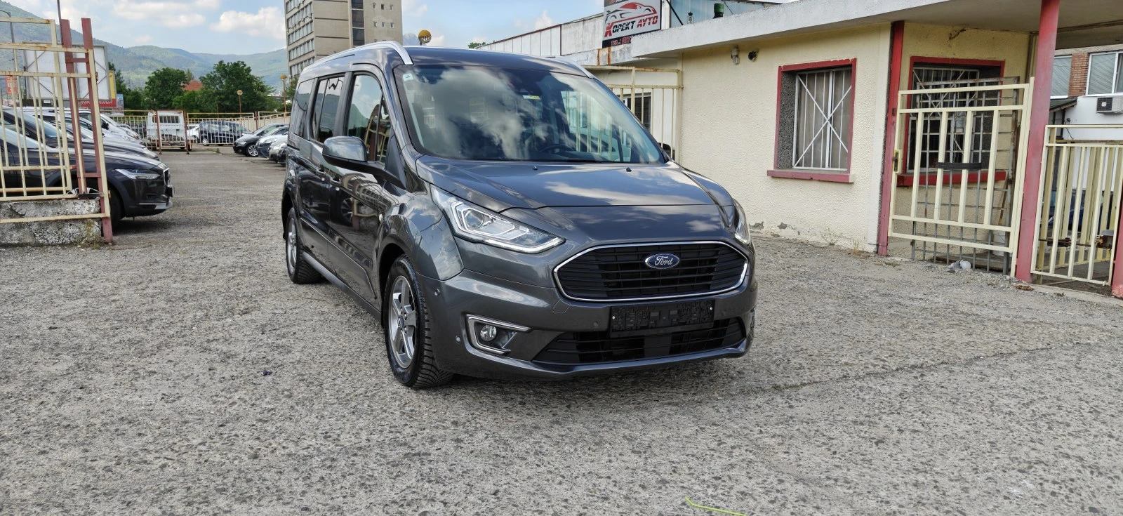 Ford Tourneo Connect DMaxi7mTitanium, снимка 2 - Автомобили и джипове - 54511600