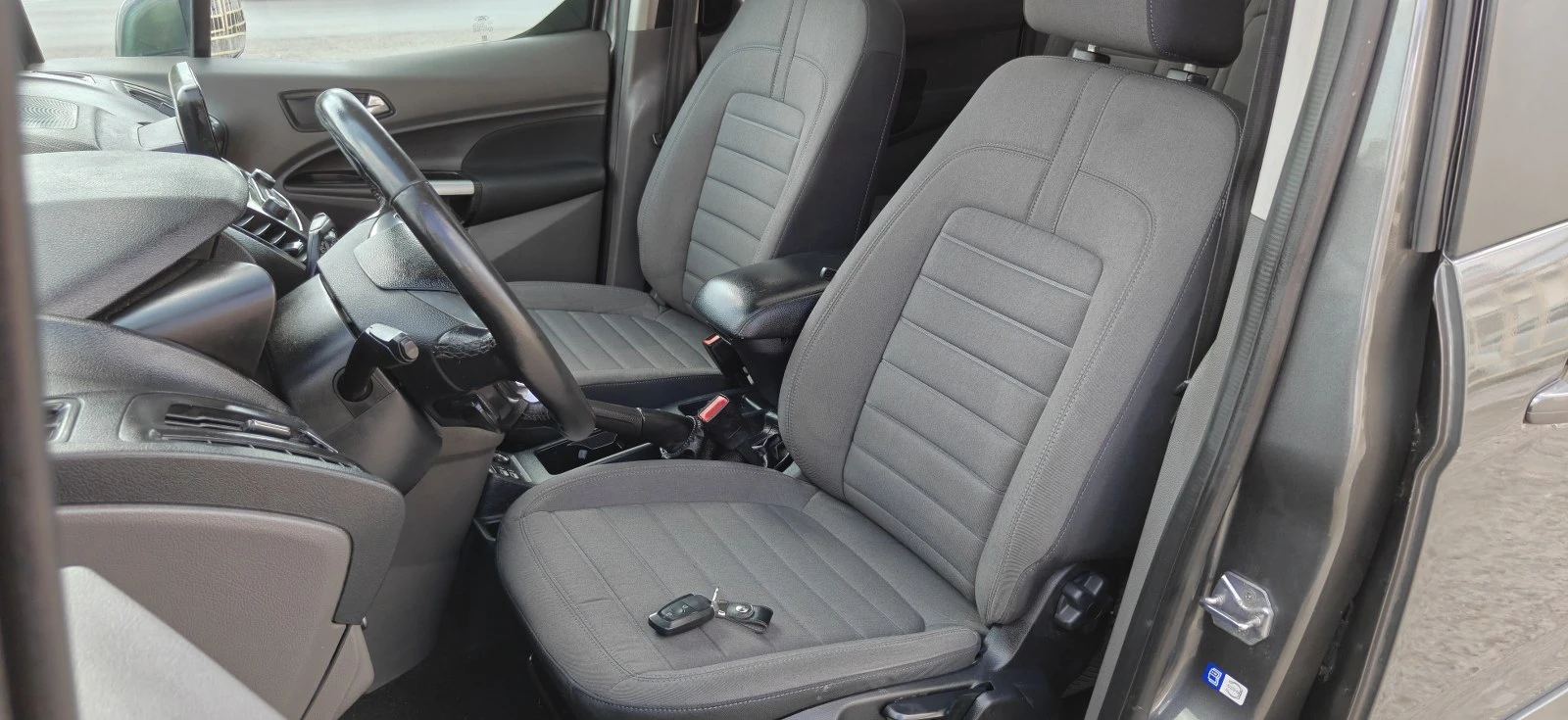 Ford Tourneo Connect DMaxi7mTitanium, снимка 11 - Автомобили и джипове - 54511600