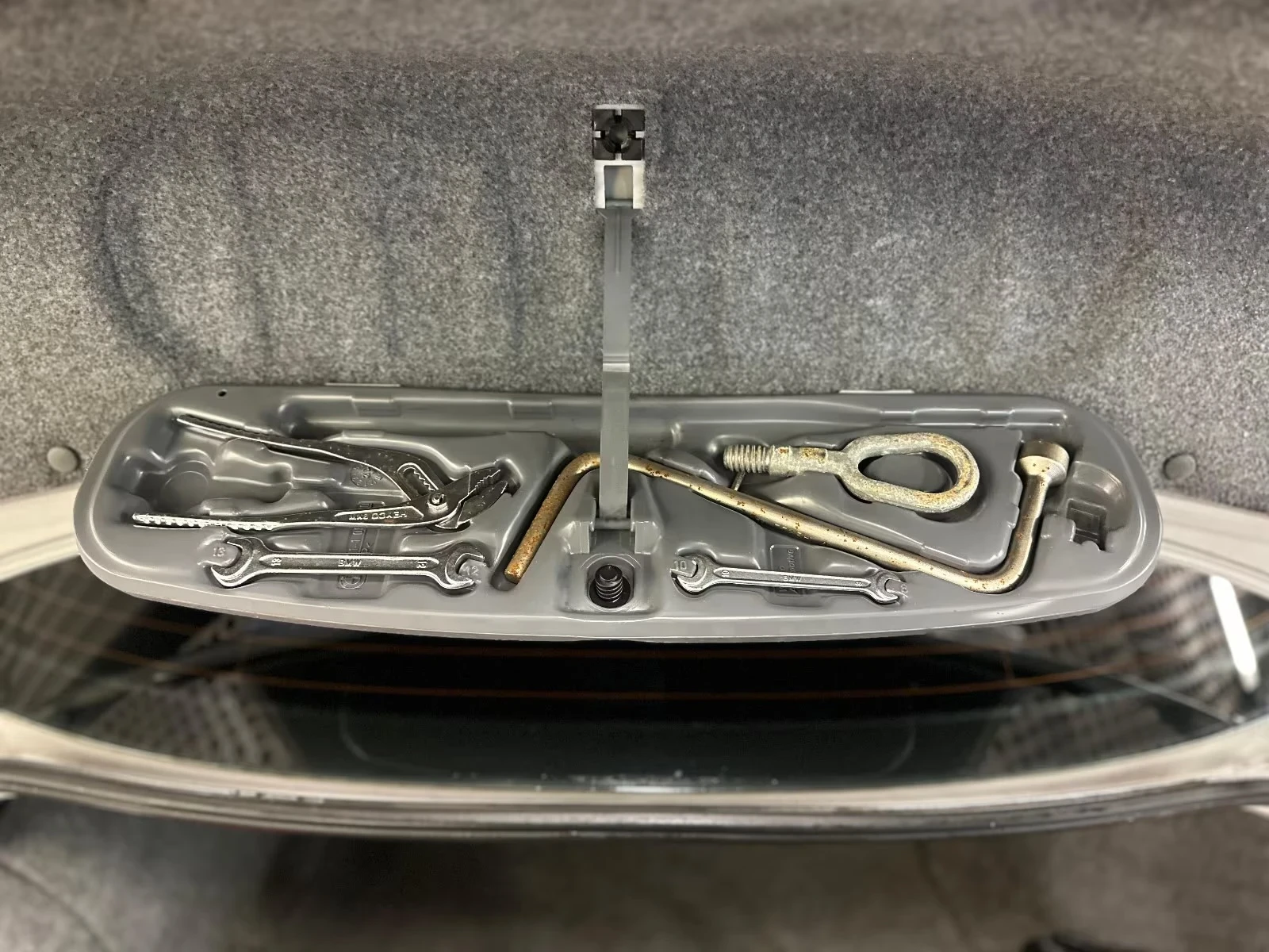 BMW 330 M-Pack OEM 6-Speed, снимка 10 - Автомобили и джипове - 54799610