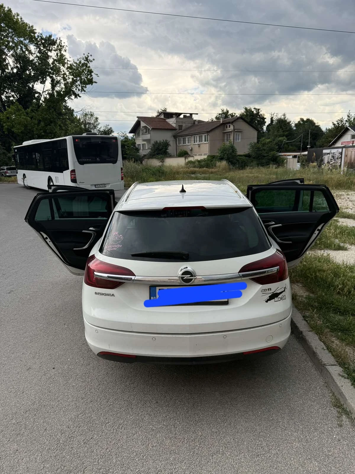 Opel Insignia, снимка 2 - Автомобили и джипове - 54818995