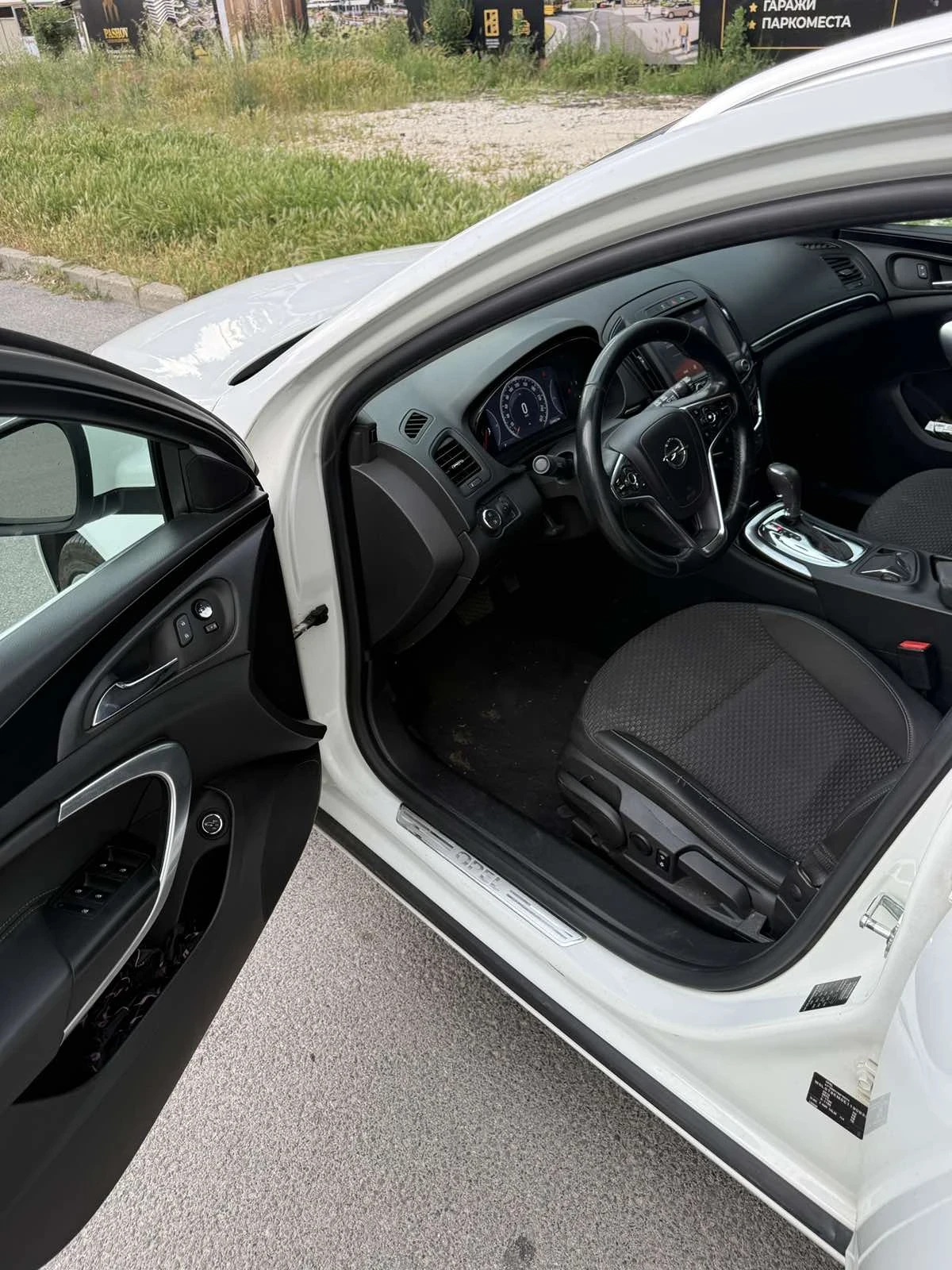 Opel Insignia, снимка 12 - Автомобили и джипове - 54818995
