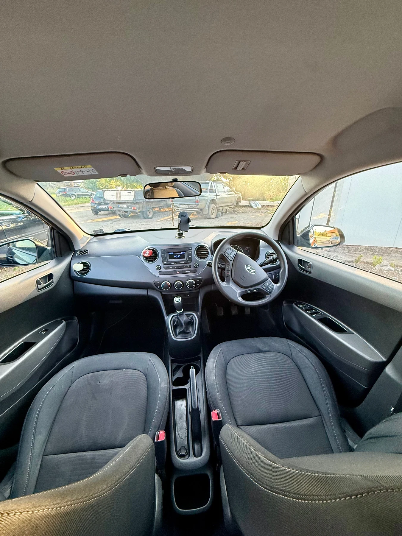 Hyundai I10, снимка 5 - Автомобили и джипове - 55093317
