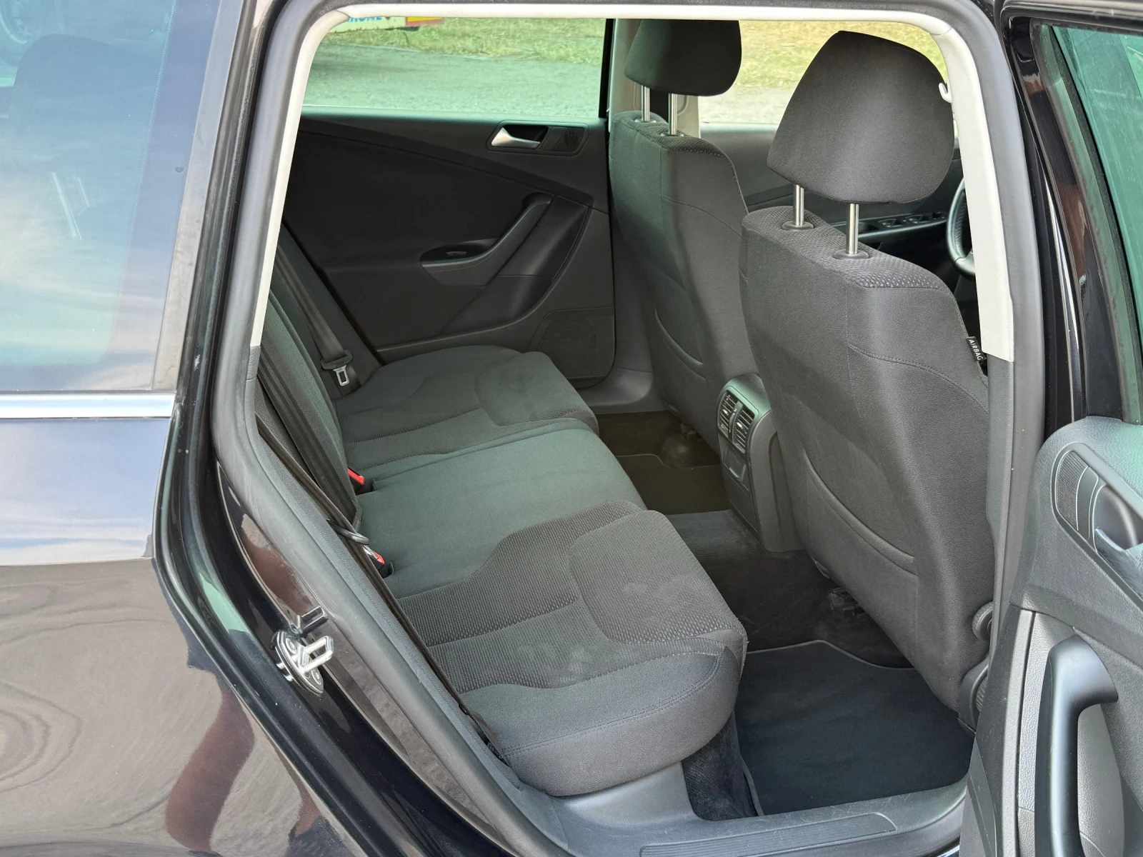 VW Passat 2.0TDI C-RAIL FACELIFT, снимка 12 - Автомобили и джипове - 55317834