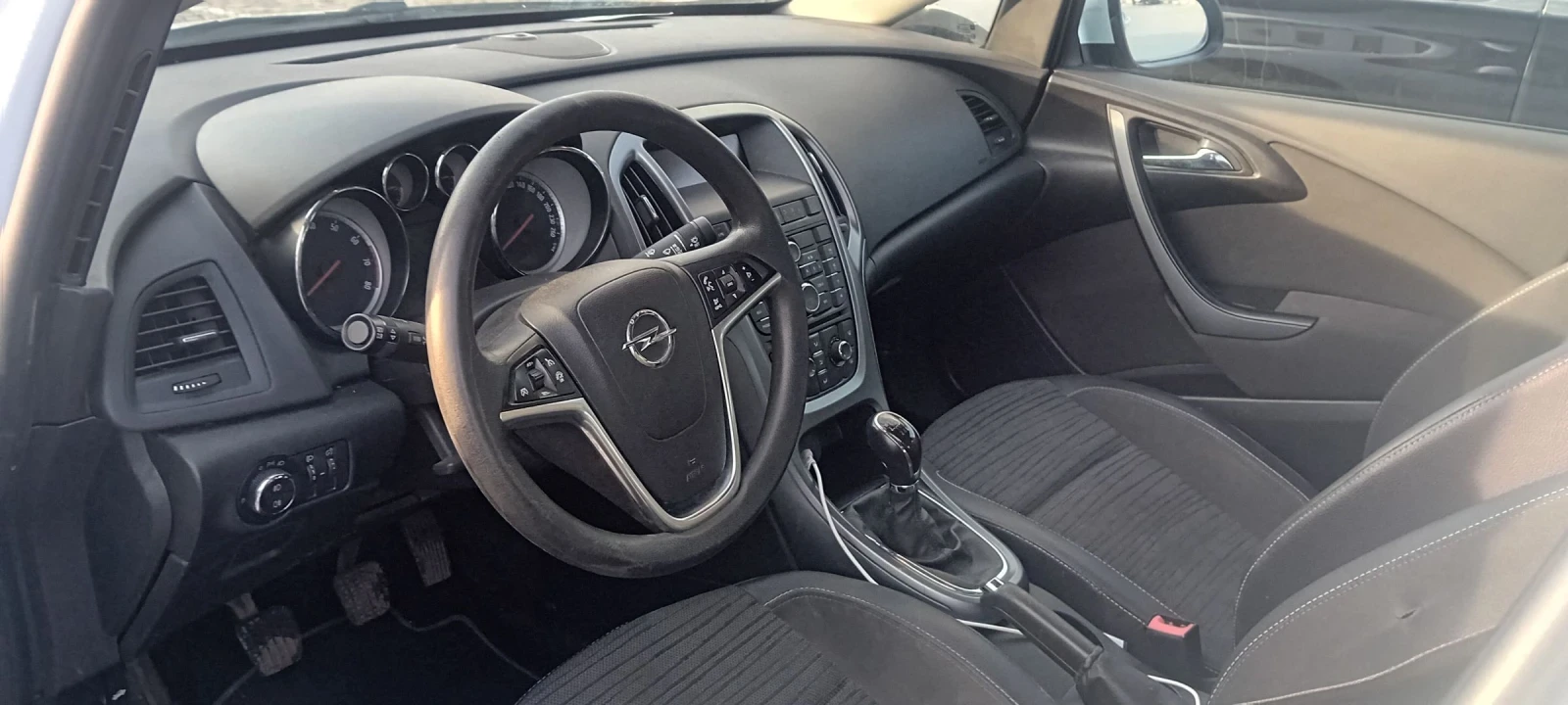 Opel Astra, снимка 2 - Автомобили и джипове - 55430887