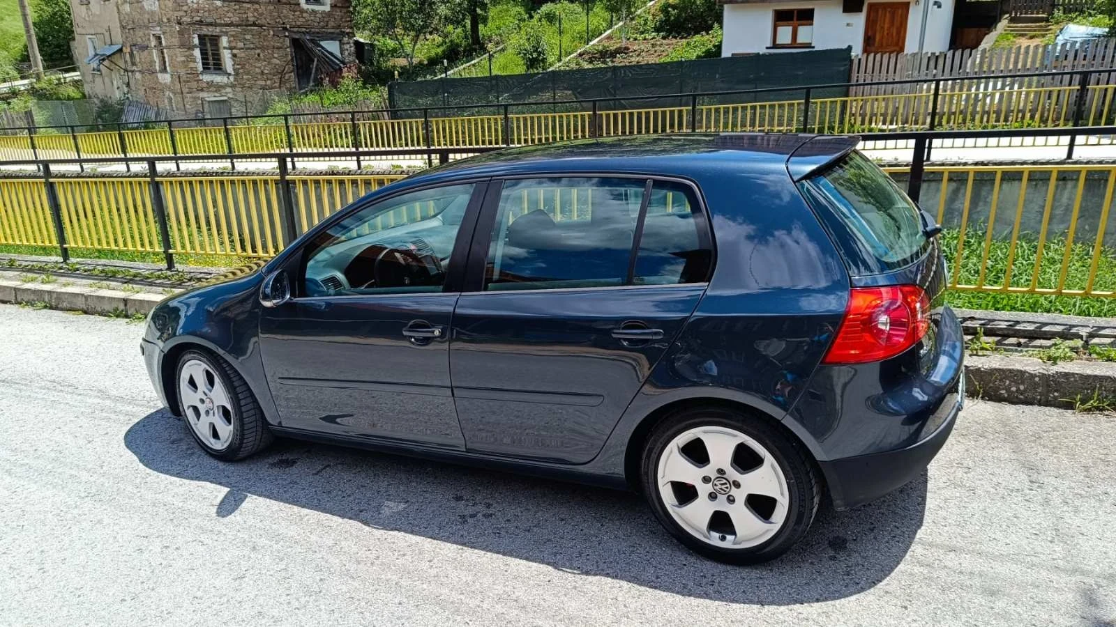 VW Golf 5, снимка 7 - Автомобили и джипове - 56462104