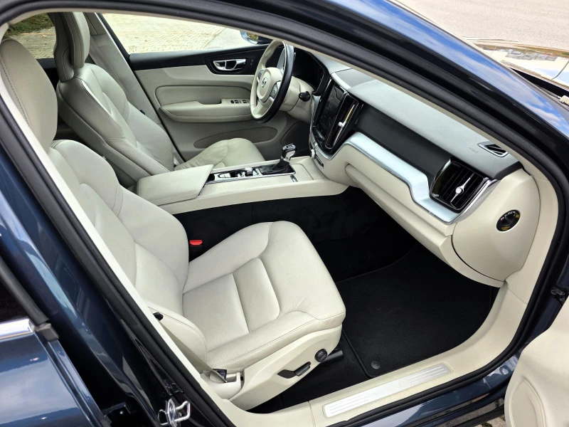 Volvo XC60 2.0/D4/AWD/Automatic, снимка 11 - Автомобили и джипове - 52279165