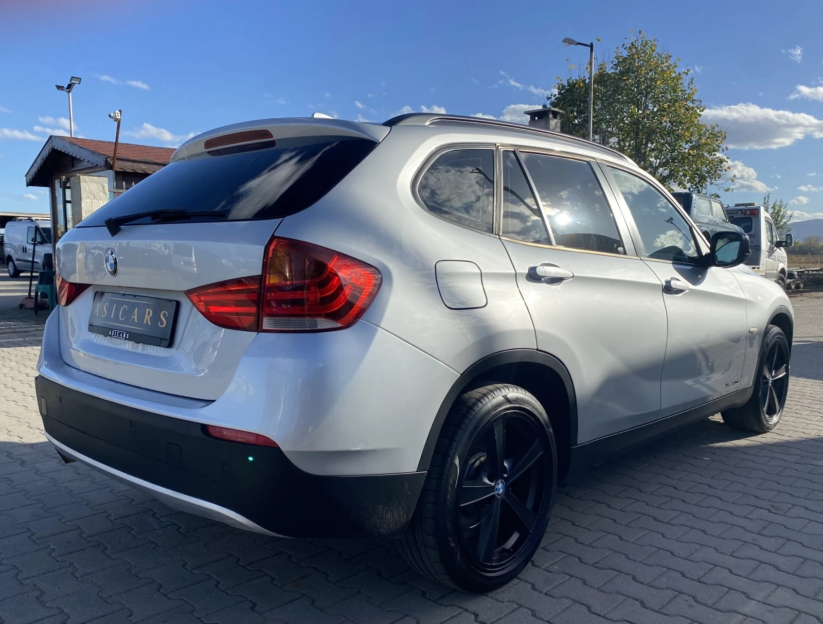 BMW X1 2.0D XDRIVE AUTOMATIC EURO 5A - изображение 5