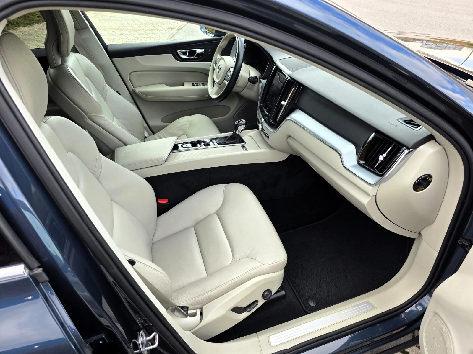 Volvo XC60 2.0/D4/AWD/Automatic | Mobile.bg   11