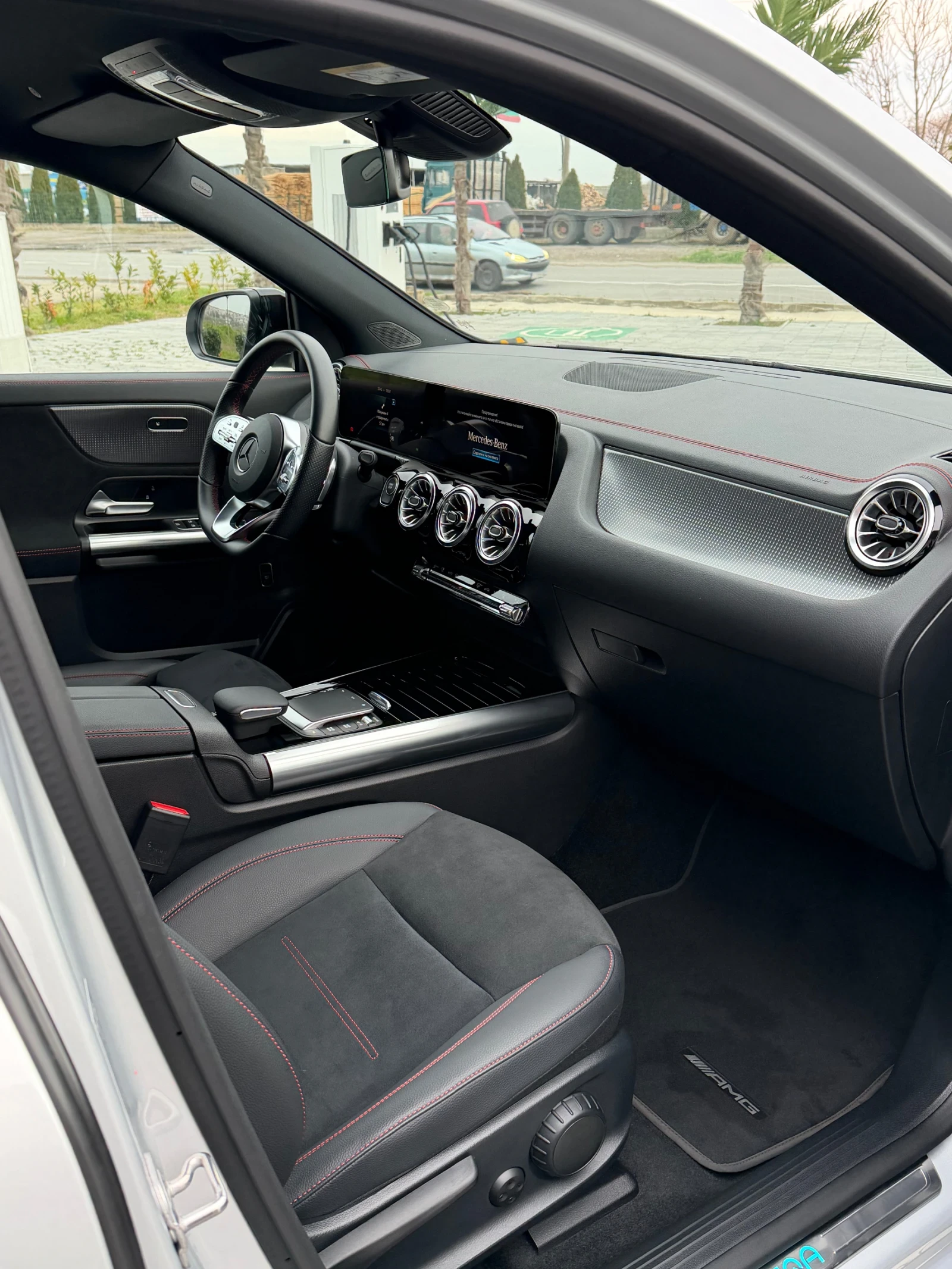 Mercedes-Benz EQA 300/AMG LINE/4MATIC/2025/LIZING, снимка 14 - Автомобили и джипове - 54097377