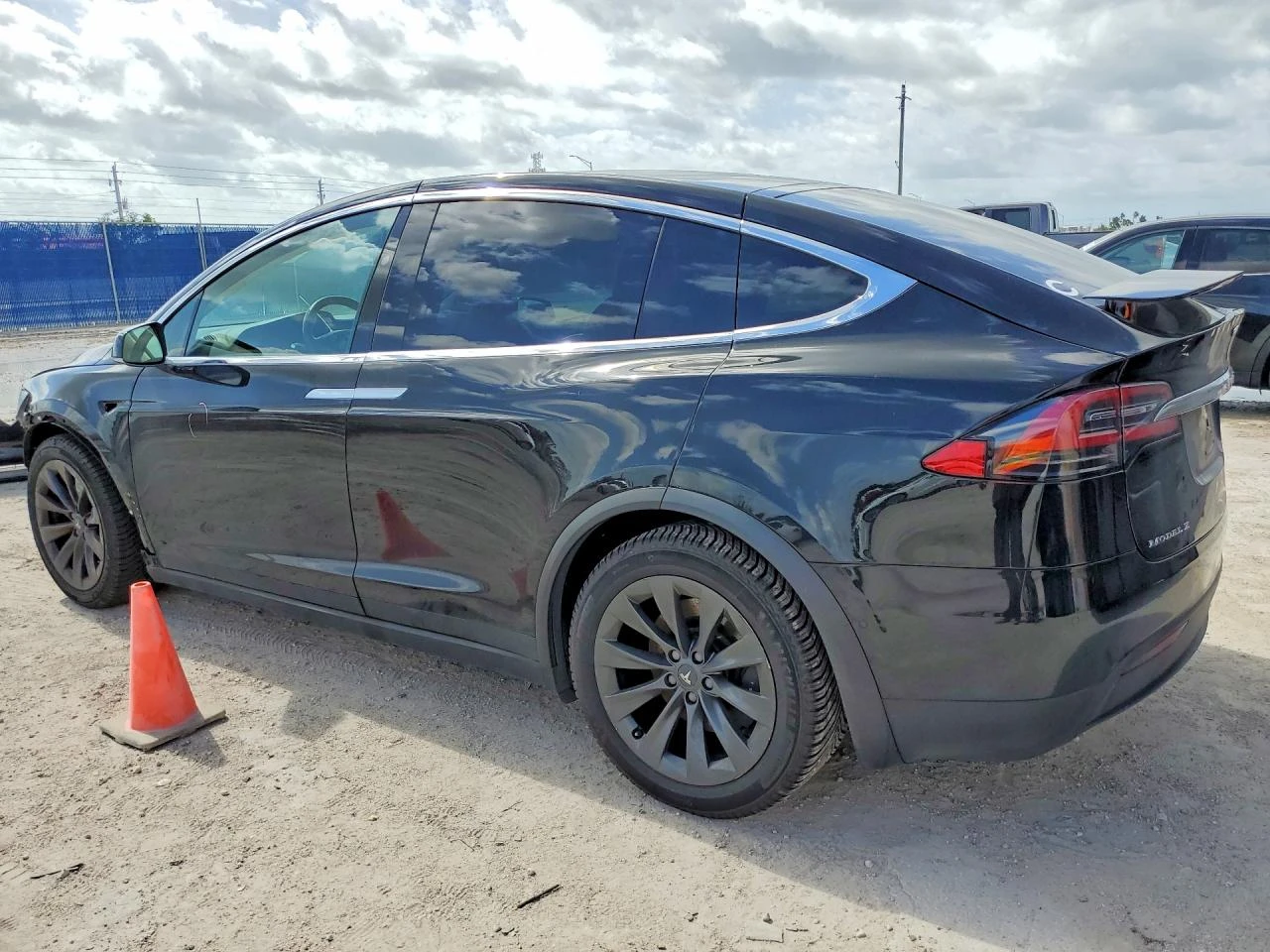 Tesla Model X, снимка 2 - Автомобили и джипове - 54403508