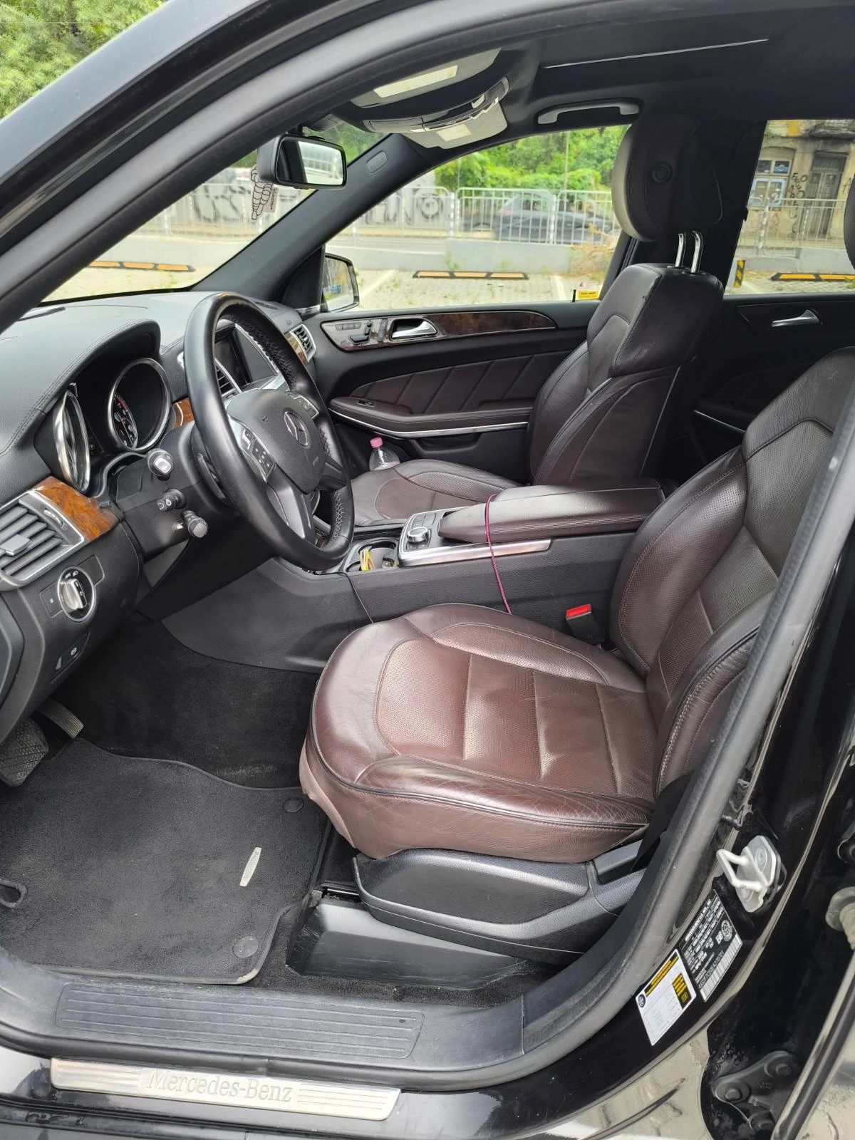 Mercedes-Benz GL 450 AMG, 4Matic, Pano, V8, Distronic+ , Airmatic, снимка 4 - Автомобили и джипове - 54414067