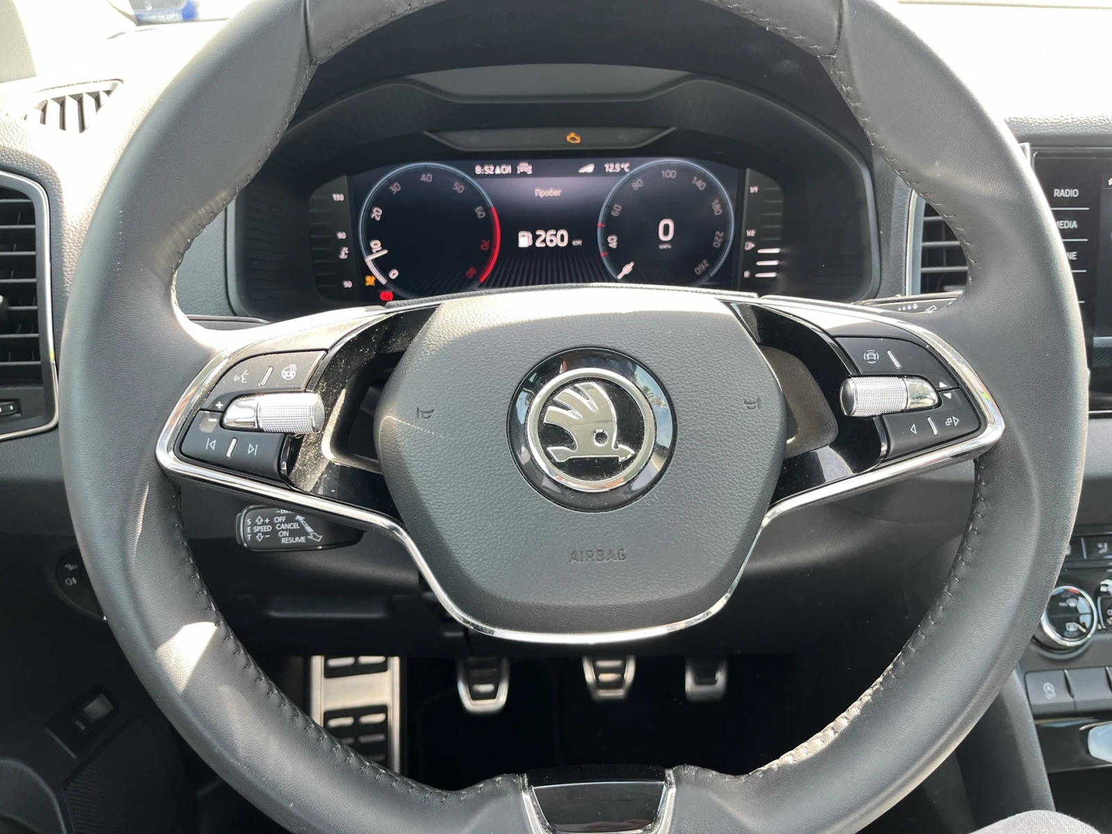 Skoda Karoq 1.5 TSI 6M, снимка 12 - Автомобили и джипове - 54608282