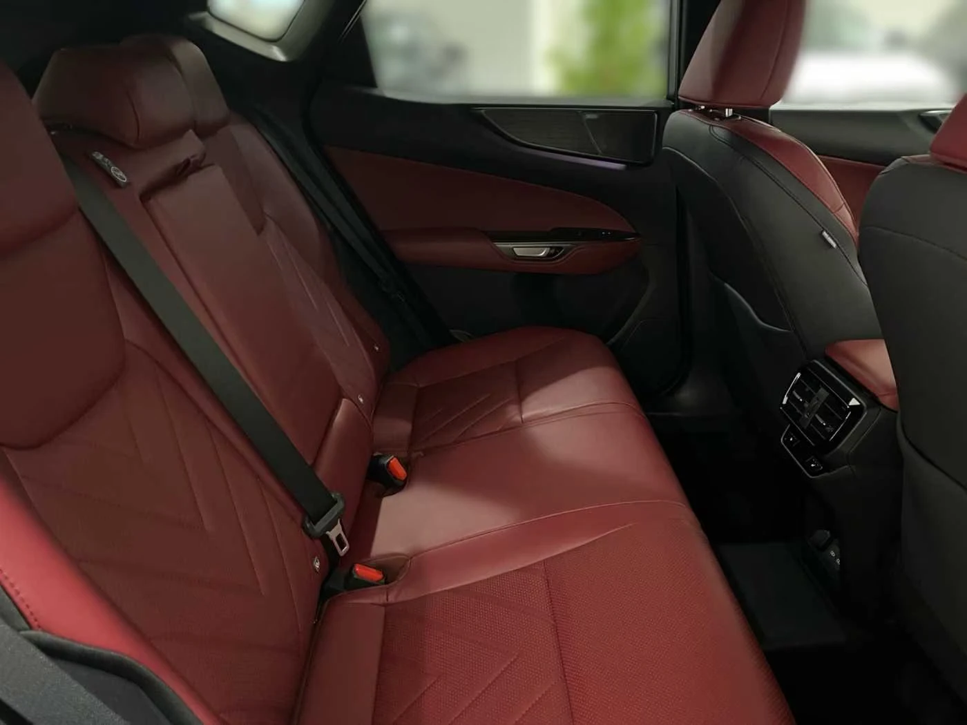 Lexus NX 450 h+ /LUXURY/4X4/309HP/360/NAVI/263h, снимка 11 - Автомобили и джипове - 54996860