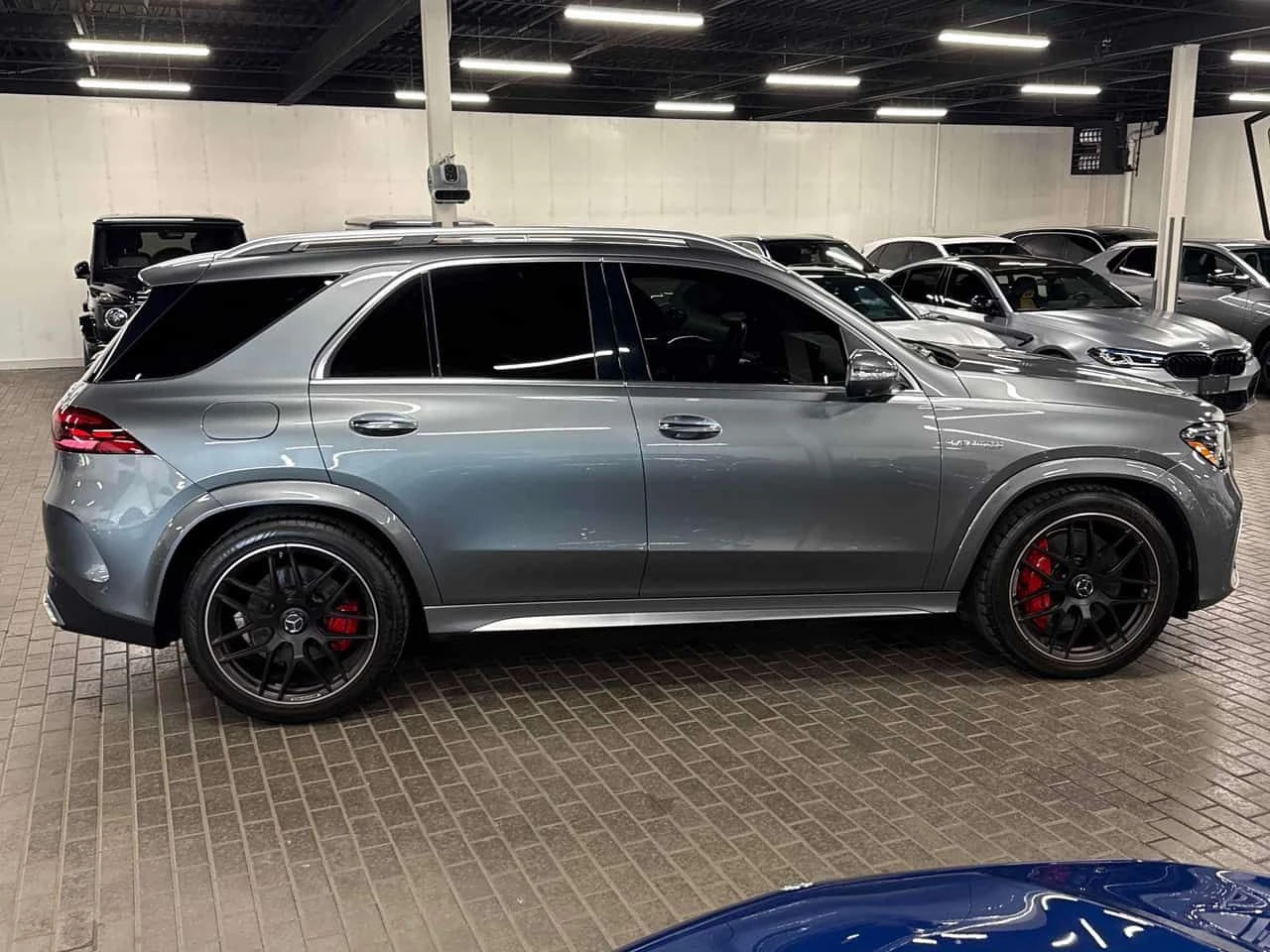 Mercedes-Benz GLE 63 S AMG 4MATIC | CARFAX | АВТОКРЕДИТ БЕЗ ПЪРВОНАЧАЛНА, снимка 4 - Автомобили и джипове - 55500408