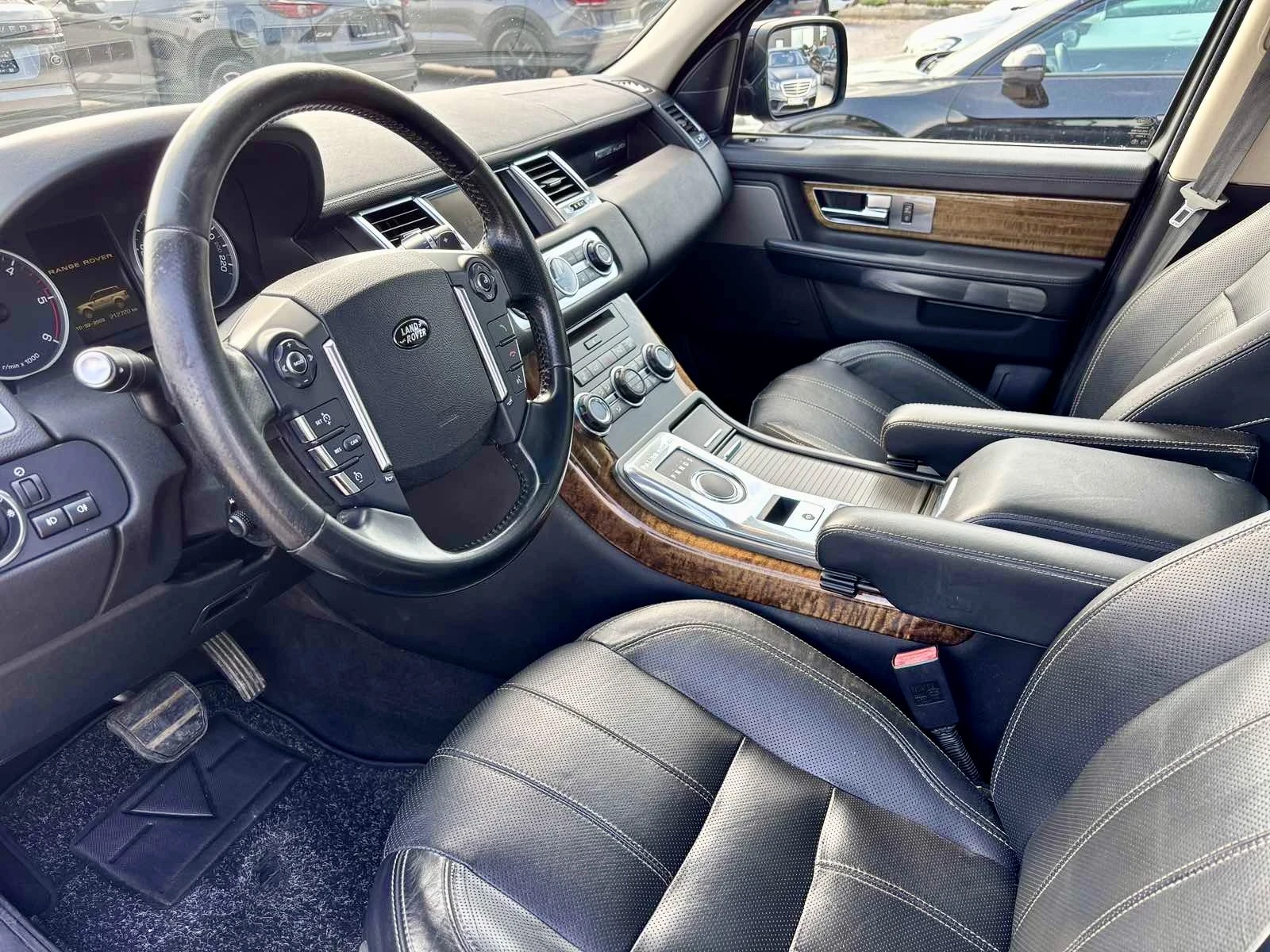 Land Rover Range Rover Sport 3.0HSE FACELIFT, снимка 8 - Автомобили и джипове - 55814941