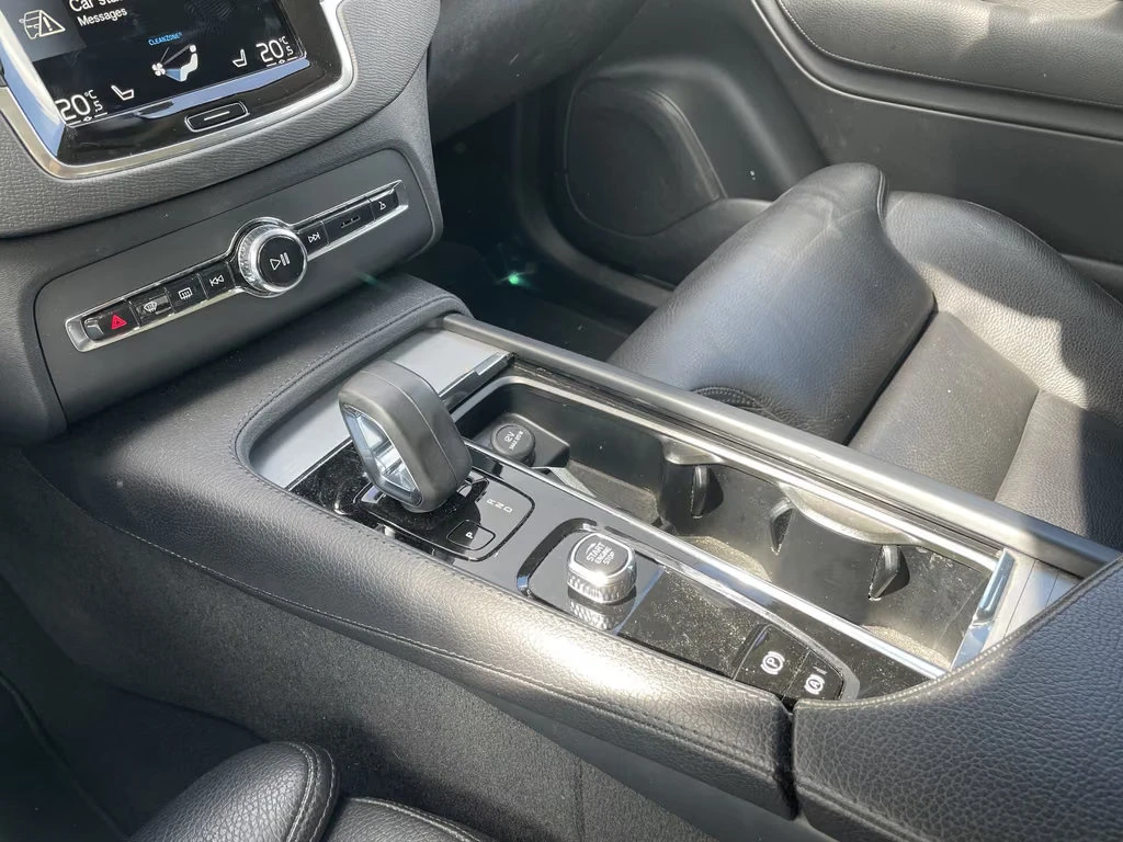 Volvo Xc90 MOMENTUM-PRO/250HP/AWD/7S/360/NAVI/CPLAY/676q, снимка 9 - Автомобили и джипове - 56017286