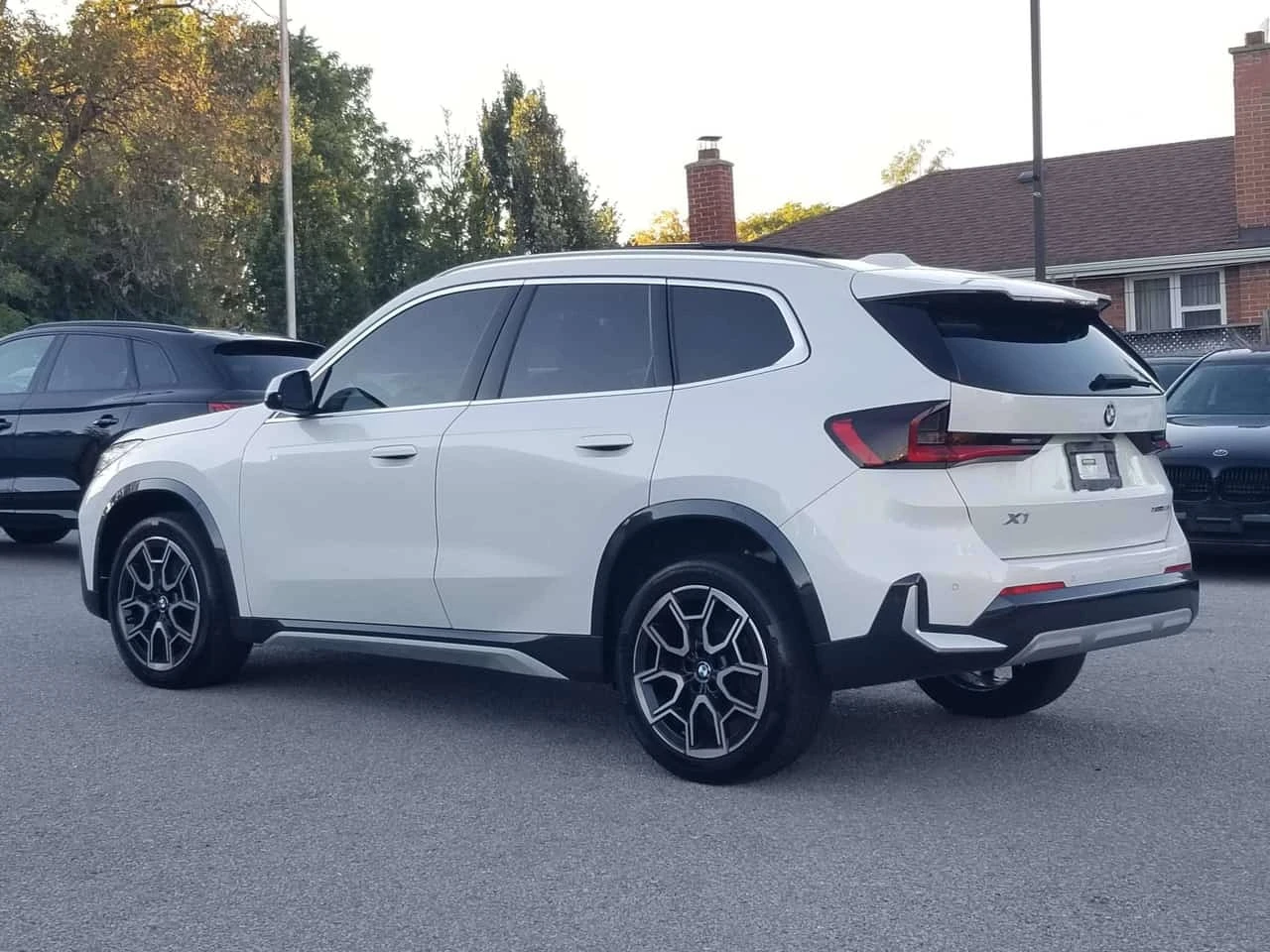 BMW X1 28i NO ACCIDENT| NAV| 3D CAMERA| MULTI COLOUR AMB | Mobile.bg � ����������� 4
