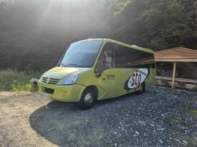 Iveco Daily 65C 29 места двоен климатик хладилник, снимка 2