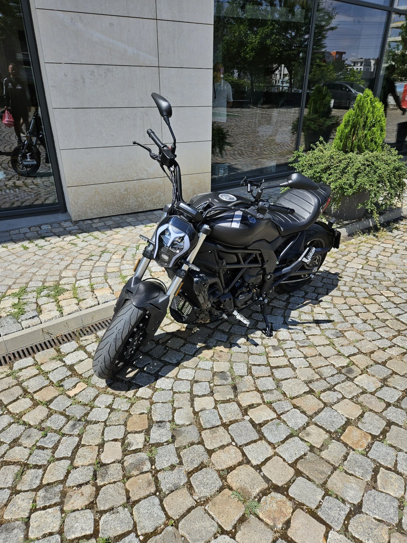 Benelli Cafe Racer 502C, снимка 1