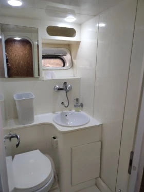 Моторна яхта Princess, снимка 16