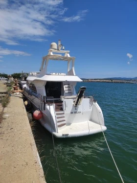 Моторна яхта Princess, снимка 1