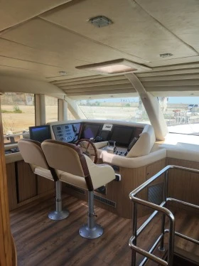 Моторна яхта Princess, снимка 3