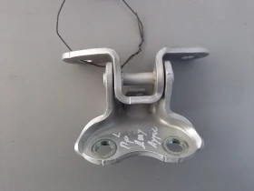 Панта врата предна лява долна Тойота Аурис 