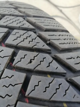 Гуми Зимни 215/65R16, снимка 5