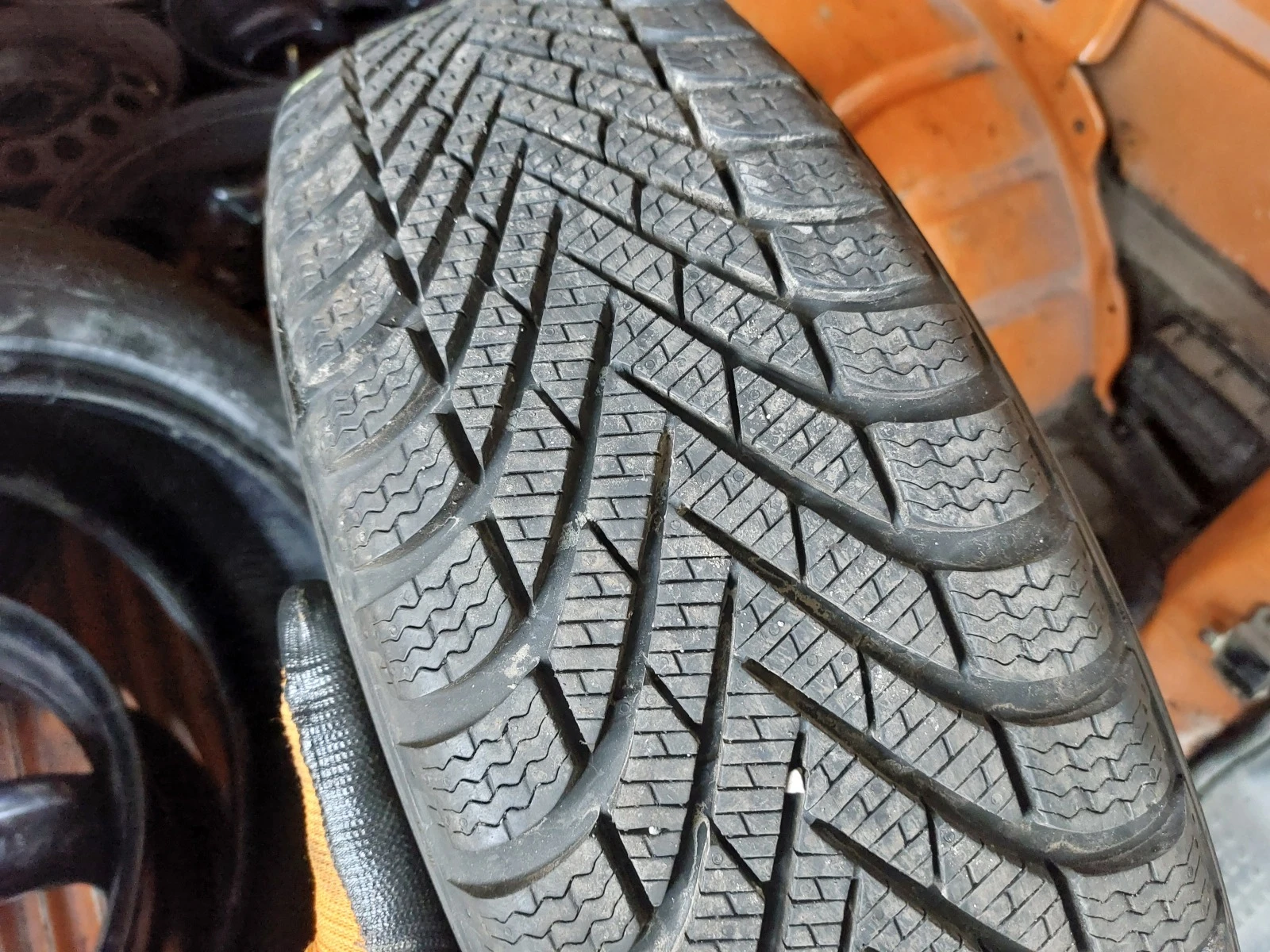 ���� 195/65R15 | Mobile.bg � ����������� 1