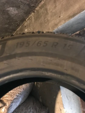 Гуми Зимни 195/65R15, снимка 4 - Гуми и джанти - 47247301